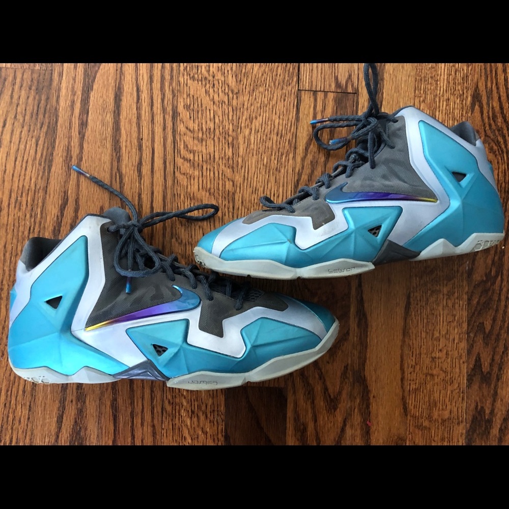 Nike Lebron XI Gamma Size 6.5Y 621712-400